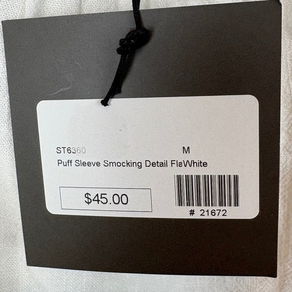 NWT Le Lis Collection Ivory Off the Shoulder Puff Sleeve Smocking Crop Top - Picture 8 of 12